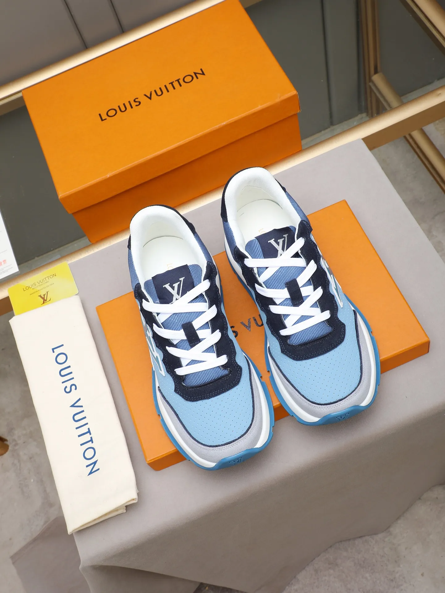Men's shoes 💰460 Brand: LOUIS VUITTON Louis Vuitton LV Size: 38 39 40 41 42 43 44 (45 customized) Fabric: original cowhide cowhide 🔸Inside of: mesh 🔺Sole: counter foam outsole